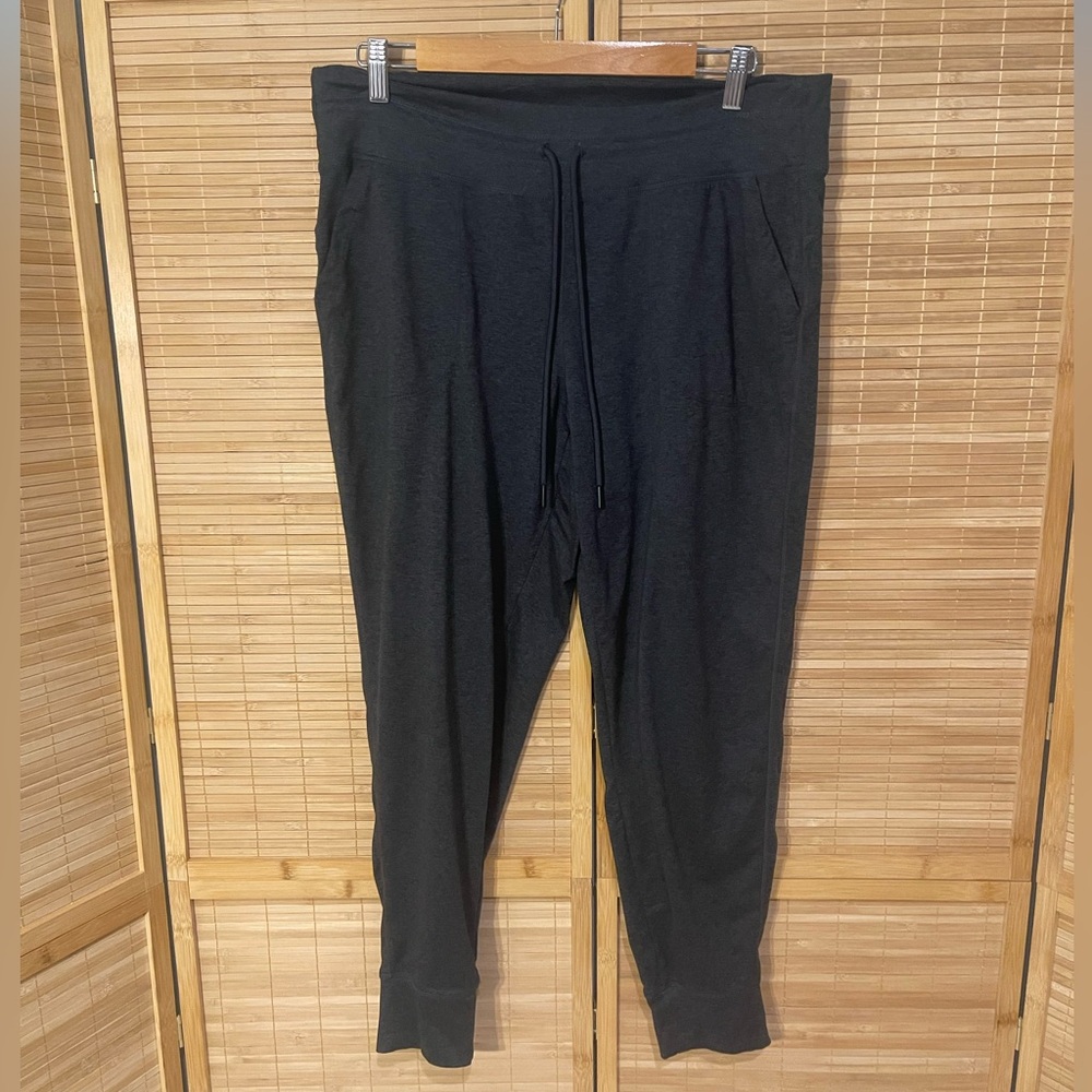 Lole charcoal gray joggers athletic pants drawstring woman’s large EUC